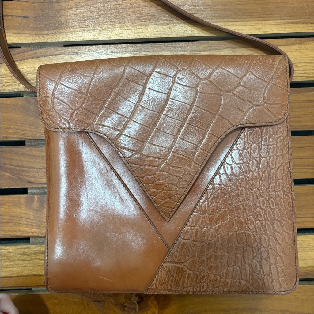 Vintage Brown Genuine Leather Crocodile Pattern Bag